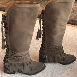 Brand New Naughty Monkey Zarape Chelsea Boots